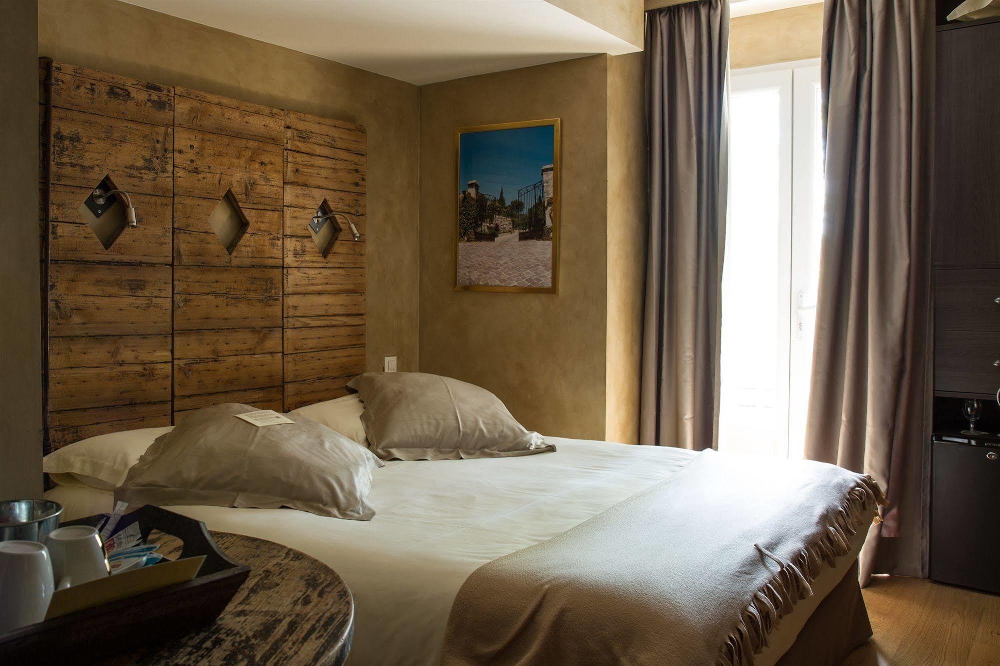 Charme & Business Hotel Lyon リモネスト エクステリア 写真